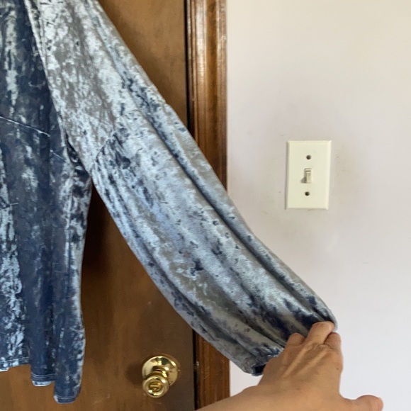 LC Lauren Conrad duller blue velvet volume sleeve top  boho vibe size XL - Picture 4 of 15